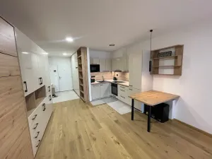 Pronájem bytu 1+kk, Bystřice nad Pernštejnem, Masarykovo náměstí, 43 m2