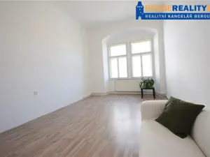 Pronájem kanceláře, Beroun, Husovo nám., 27 m2