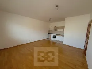 Pronájem bytu 1+kk, Hradec Králové, Na Střezině, 36 m2