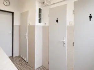 Pronájem obchodního prostoru, Pardubice - Zelené Předměstí, 17. listopadu, 140 m2