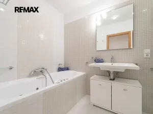 Pronájem bytu 3+kk, Praha - Strašnice, Vinohradská, 96 m2