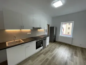 Pronájem bytu 2+1, Praha, Bořivojova, 72 m2