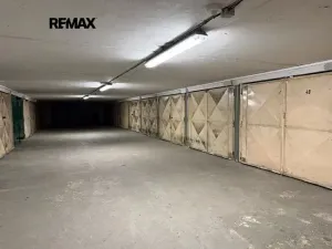 Pronájem garáže, Kladno, Bellevue, 17 m2