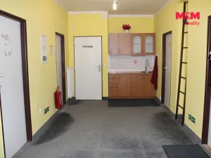 Pronájem kanceláře, Nová Paka, Komenského, 19 m2