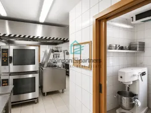 Prodej chaty, České Budějovice - České Budějovice 7, nám. Bratří Čapků, 450 m2
