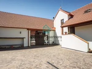 Prodej chaty, České Budějovice - České Budějovice 7, nám. Bratří Čapků, 450 m2