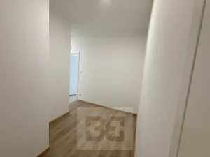Pronájem bytu 2+kk, Pardubice, U Sportovní školy, 59 m2