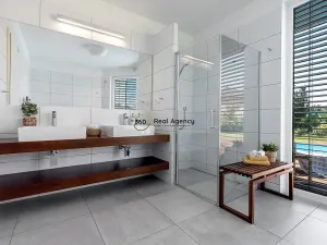 Prodej rodinného domu, Trnová, 214 m2