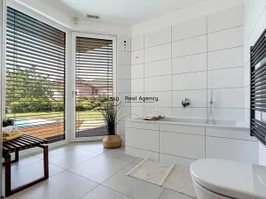 Prodej rodinného domu, Trnová, 214 m2