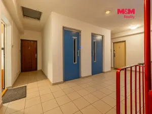 Prodej bytu 3+1, Praha - Kobylisy, Košťálkova, 66 m2
