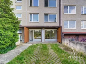 Prodej obchodního prostoru, Praha - Černý Most, Šromova, 76 m2
