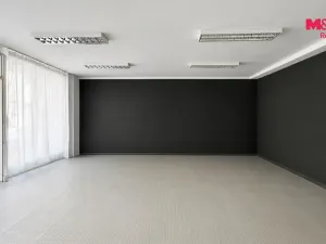 Pronájem obchodního prostoru, Louny, Pražská, 170 m2