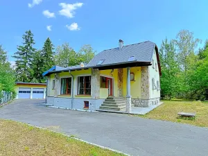 Prodej rodinného domu, Plesná, Sokolská, 200 m2