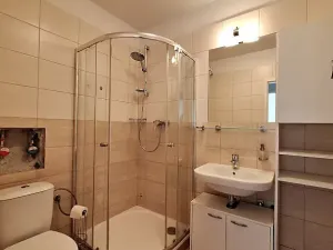 Pronájem bytu 2+1, Praha - Smíchov, Podbělohorská, 42 m2