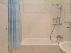 Pronájem bytu 2+1, Praha - Staré Město, Betlémské náměstí, 75 m2