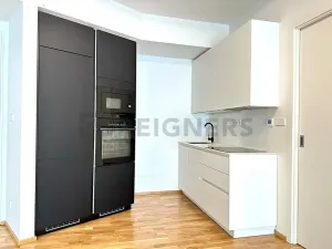 Pronájem bytu 2+kk, Praha, Holečkova, 55 m2