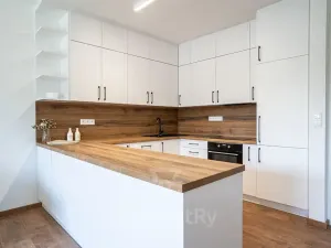 Pronájem bytu 2+kk, Hradec Králové, Pálenecká, 60 m2