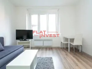 Pronájem bytu 1+kk, Praha - Holešovice, Tusarova, 30 m2