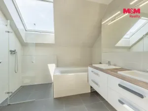 Prodej rodinného domu, Praha - Suchdol, K Roztokům, 160 m2
