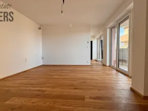 Prodej bytu 2+kk, Praha - Suchdol, U hotelu, 69 m2