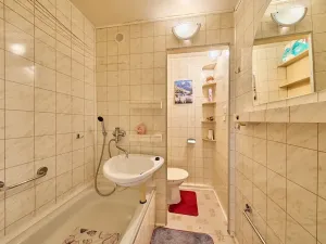 Prodej bytu 1+1, Trutnov, Za Komínem, 32 m2