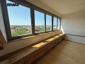 Pronájem bytu 3+kk, Hostivice, Nerudova, 73 m2