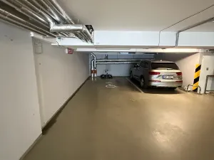 Prodej garážového stání, Praha - Jinonice, Břežánecká, 20 m2