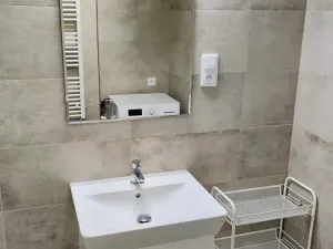 Pronájem bytu 1+kk, Praha - Vysočany, Gerstelova, 36 m2