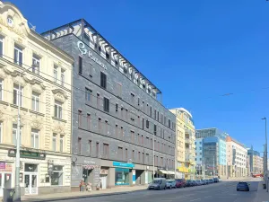 Pronájem kanceláře, Praha - Vysočany, Sokolovská, 184 m2