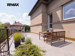 Prodej vícegeneračního domu, Praha - Vokovice, Půlkruhová, 385 m2