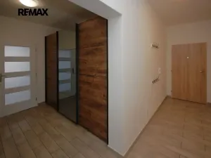 Pronájem bytu 3+kk, Velký Osek, U hřiště, 75 m2