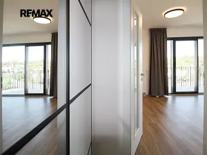 Pronájem bytu 1+kk, Praha - Hloubětín, Kardašovská, 34 m2