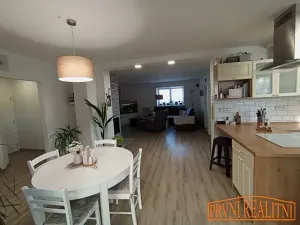 Prodej rodinného domu, Uherský Brod, Kučerovo nám., 210 m2