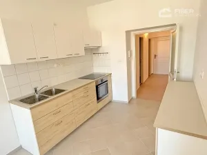 Pronájem bytu 2+kk, Valašské Meziříčí, Náměstí, 87 m2