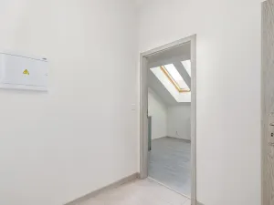 Pronájem bytu 1+kk, Praha - Vršovice, Košická, 30 m2