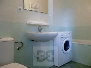 Pronájem bytu 1+kk, Praha - Vysočany, Podkovářská, 41 m2