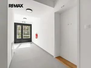 Pronájem bytu 2+kk, Praha - Vysočany, Pod Krocínkou, 59 m2