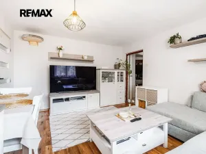 Prodej vícegeneračního domu, Praha - Pitkovice, Žampiónová, 200 m2