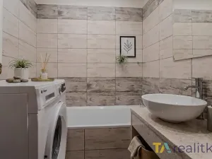 Prodej bytu 3+1, Třinec, Máchova, 69 m2