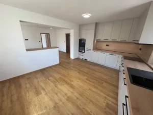 Prodej rodinného domu, Hroznová Lhota, 145 m2