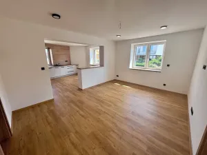 Prodej rodinného domu, Hroznová Lhota, 145 m2