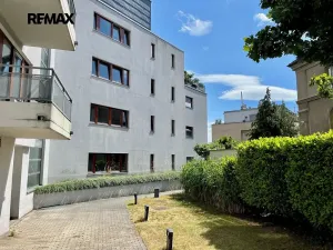 Pronájem bytu 2+kk, Praha - Vršovice, Ruská, 57 m2