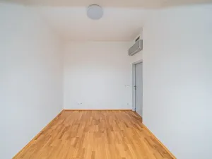 Pronájem bytu 4+1, Praha - Smíchov, Štefánikova, 147 m2