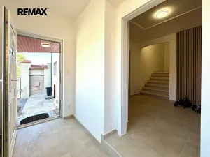 Pronájem bytu 1+kk, Ořech, V Chaloupkách, 30 m2