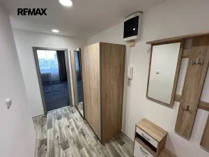 Pronájem bytu 2+kk, Praha - Kamýk, Smotlachova, 44 m2