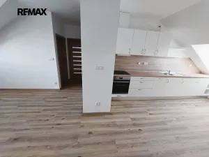 Pronájem bytu 3+kk, Komořany, 96 m2