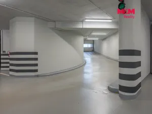 Pronájem garážového stání, Benešov, Dukelská, 14 m2
