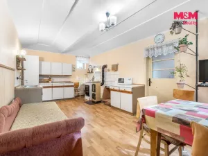 Prodej rodinného domu, Spomyšl, 350 m2