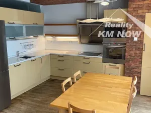 Pronájem bytu 3+kk, Kroměříž, náměstí Míru, 94 m2