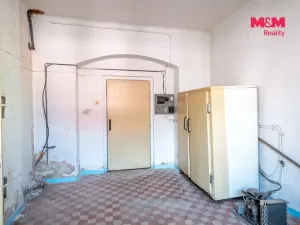 Prodej výrobních prostor, Kolinec, 2640 m2